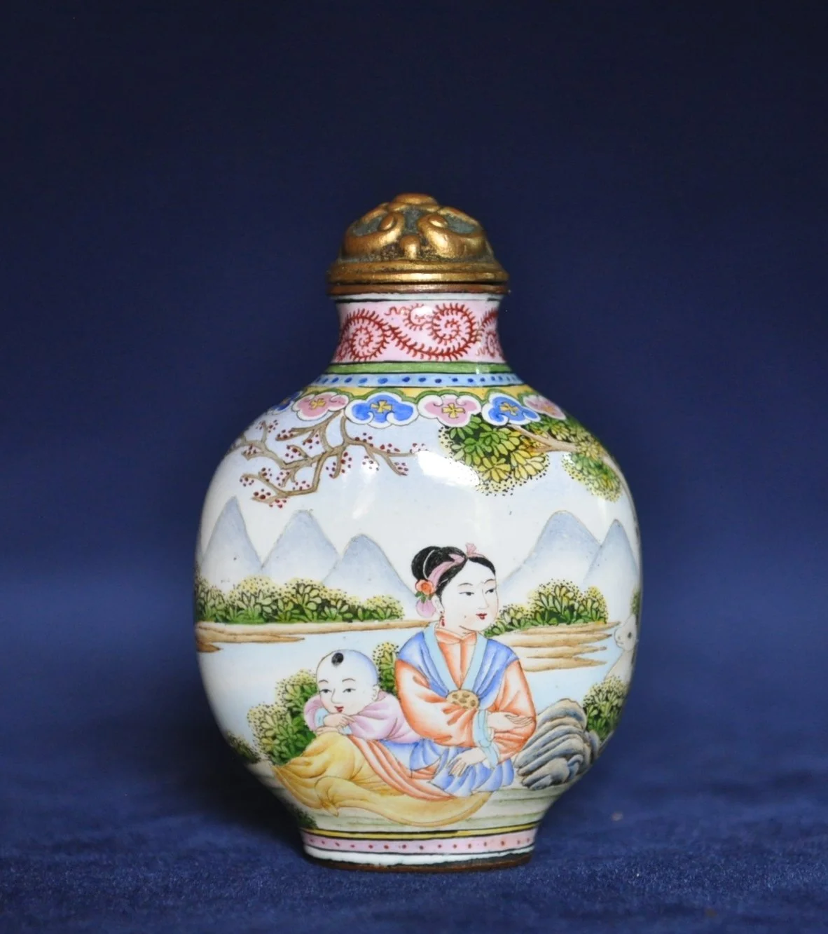 唐物 中国美術 鼻煙壺 時代物 中国古玩 古美術 中国古玩 唐物 乾隆ガラス 鼻煙壷 細密細工 時代物 極上品 初だし品